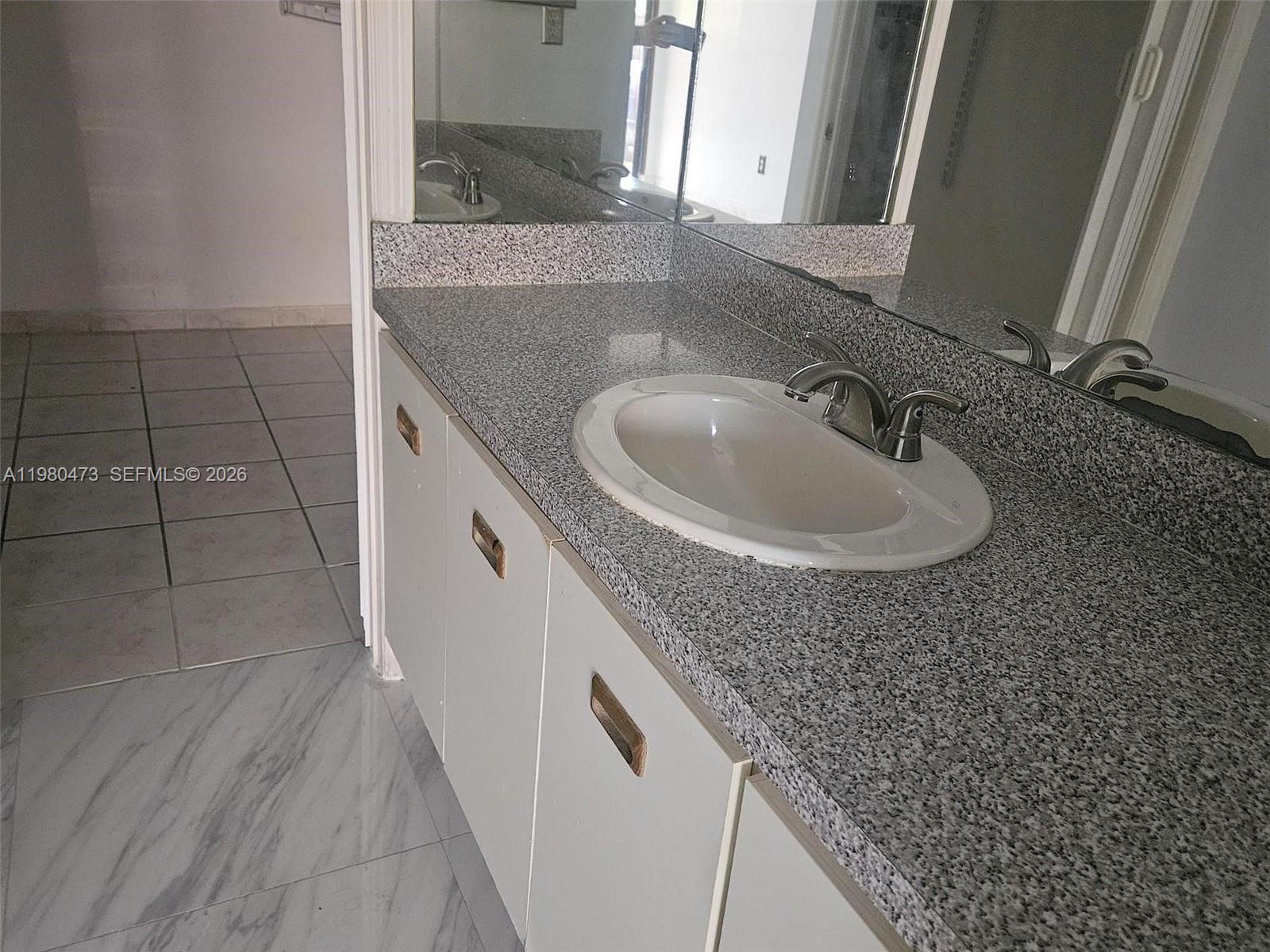 LAGO GRANDE FIVE-B CONDO - Residential Lease