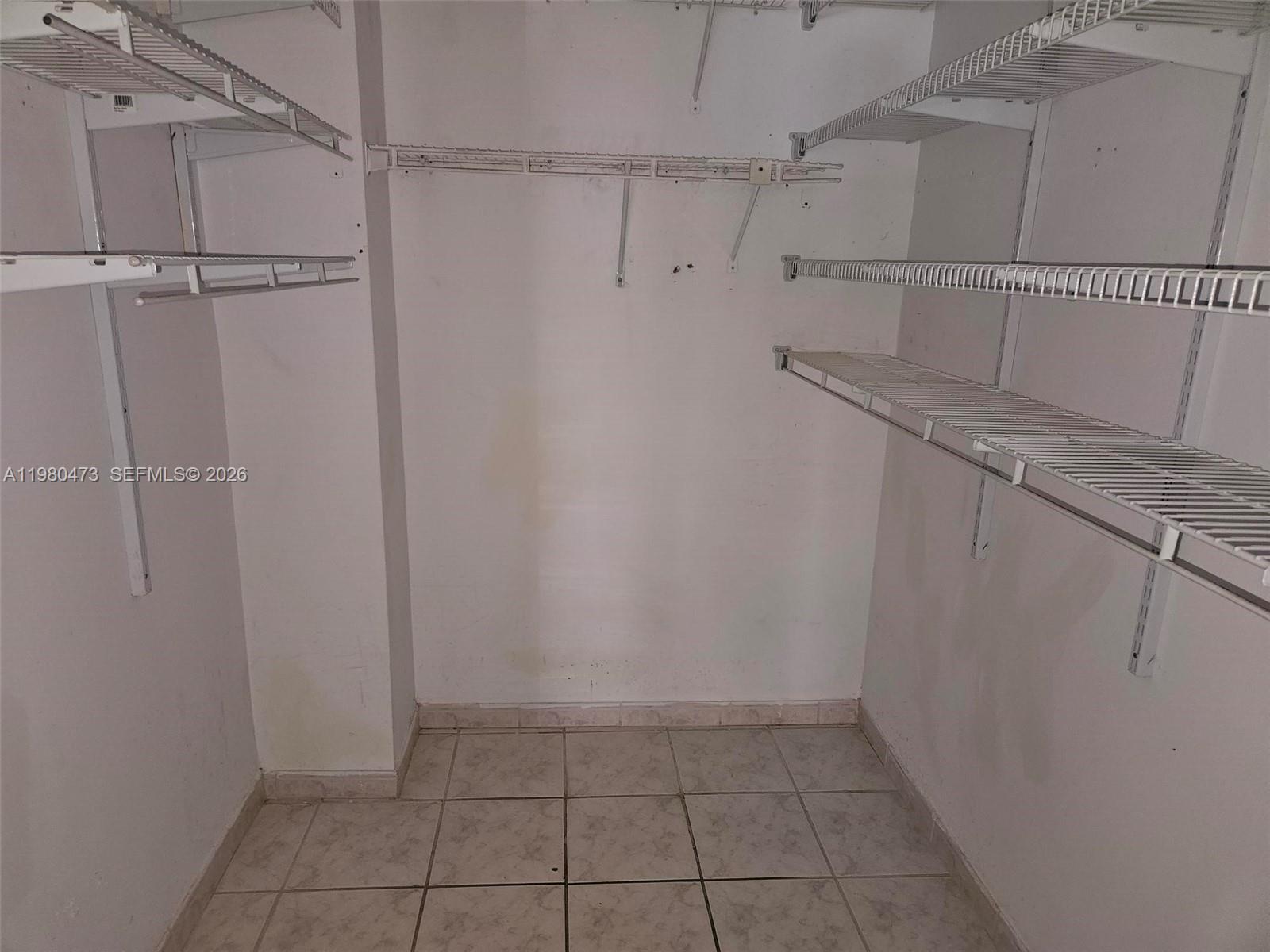 LAGO GRANDE FIVE-B CONDO - Residential Lease