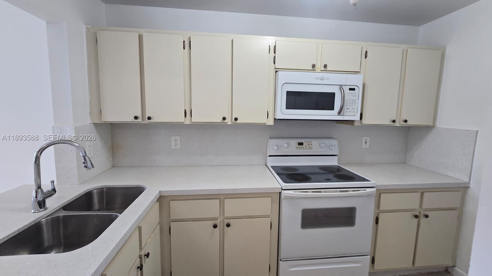 LAGO GRANDE ONE CONDO - Residential Lease