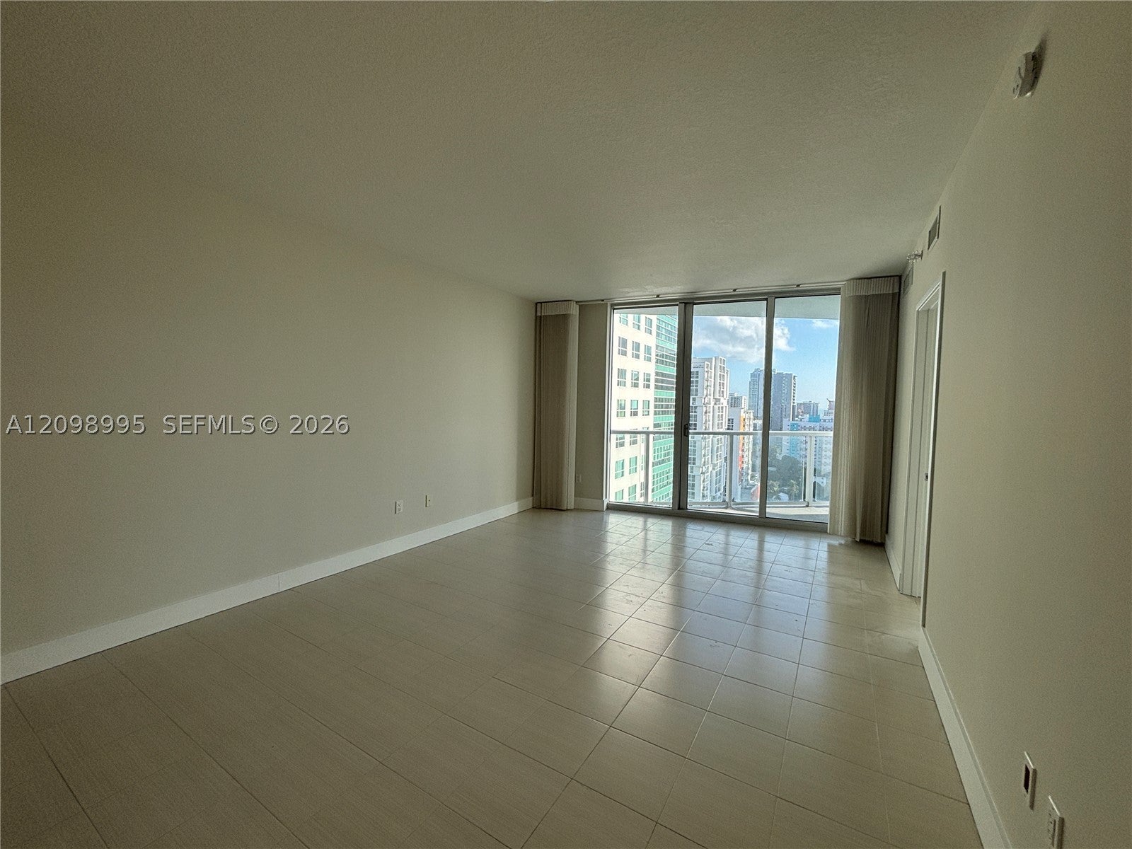 185 SW 7th St 1702