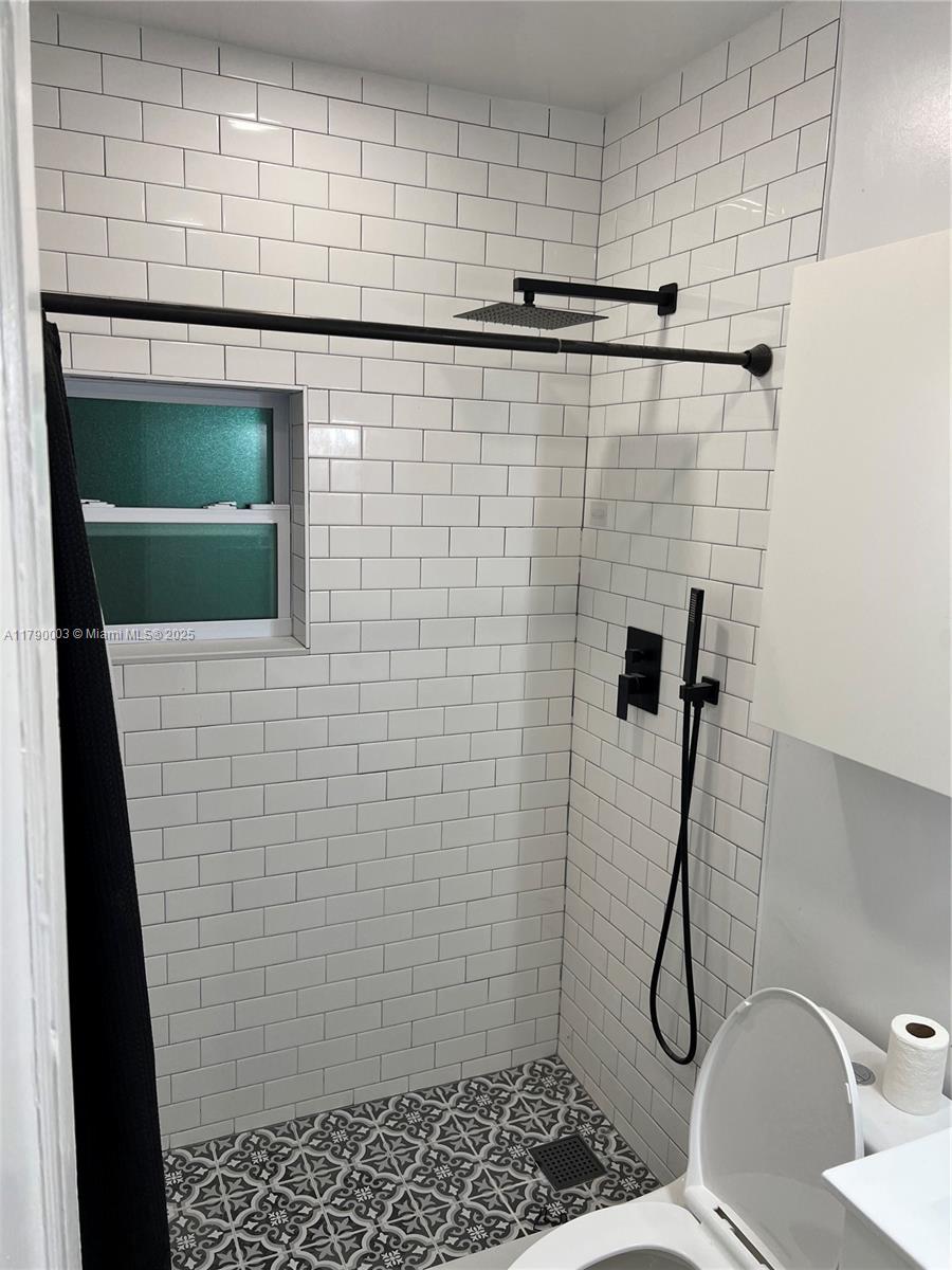 BISCAYNE LAWN EXTENSION - Residential Income