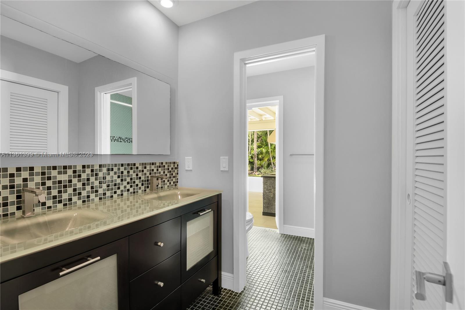 RUNAWAY PINES - Residential