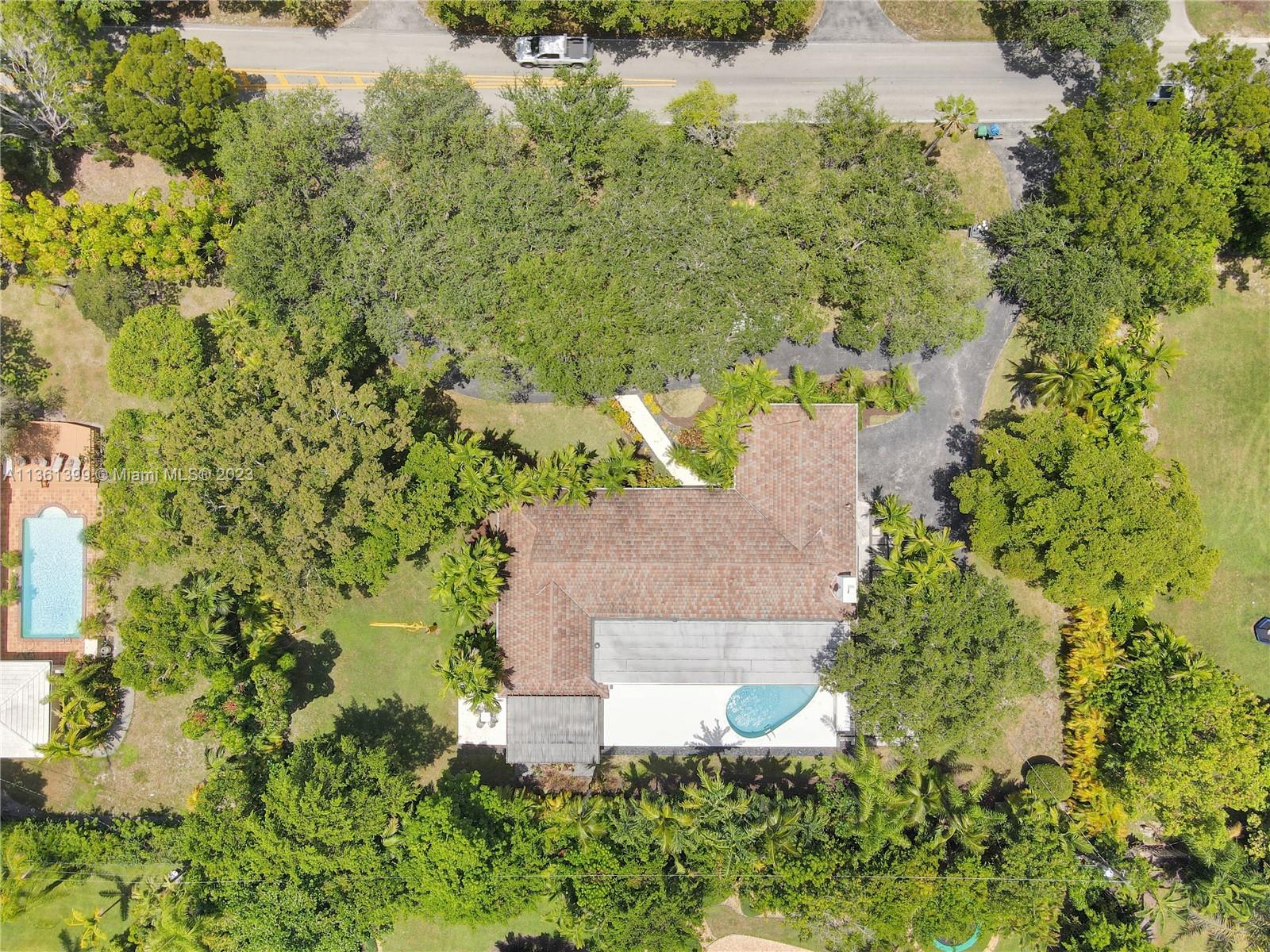 RUNAWAY PINES - Residential