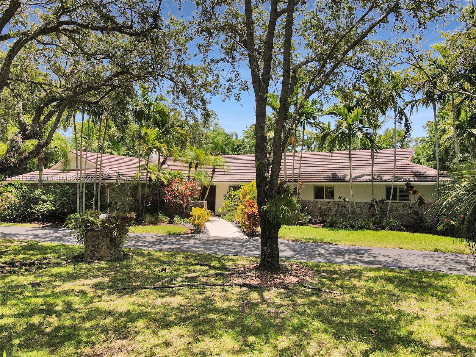 RUNAWAY PINES - Residential