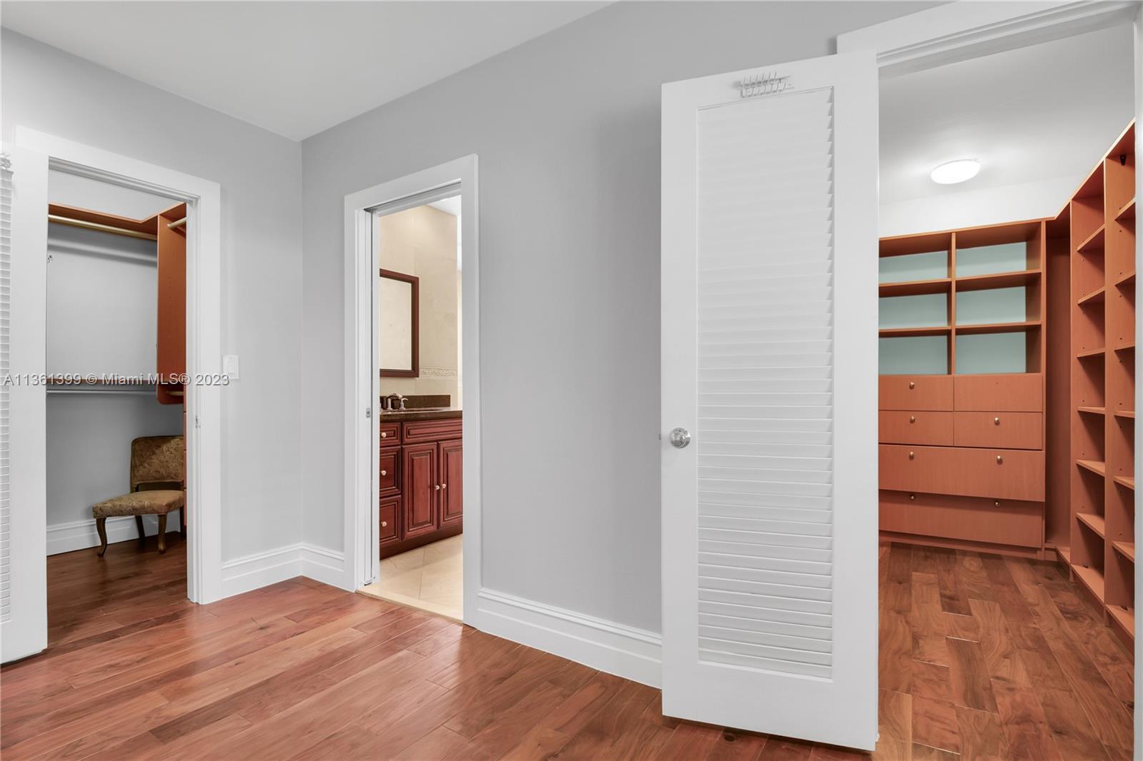 RUNAWAY PINES - Residential