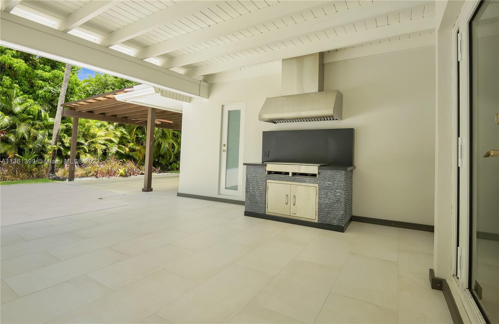 RUNAWAY PINES - Residential