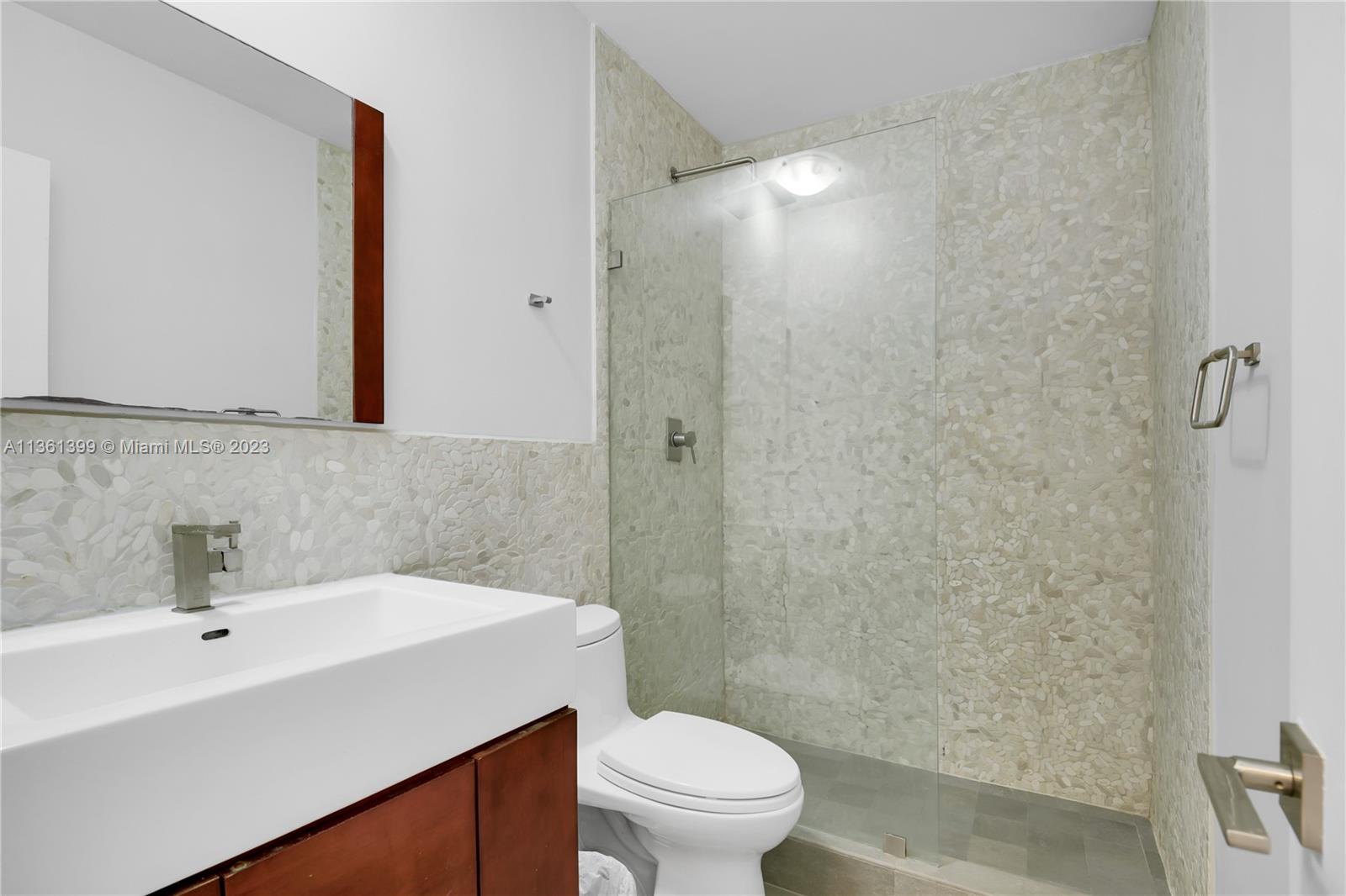 RUNAWAY PINES - Residential