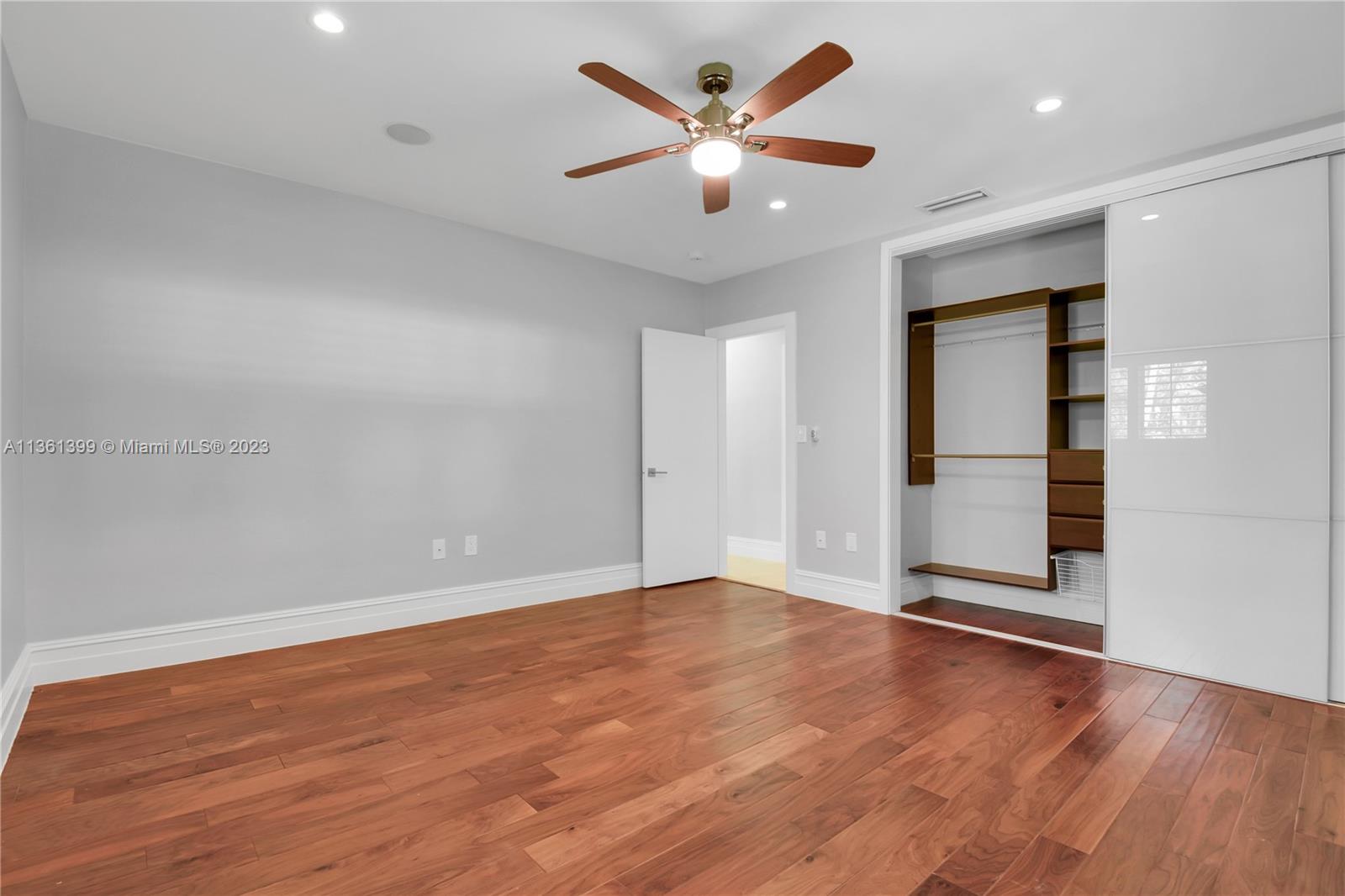 RUNAWAY PINES - Residential