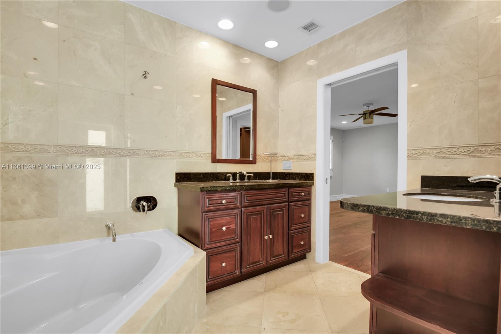 RUNAWAY PINES - Residential