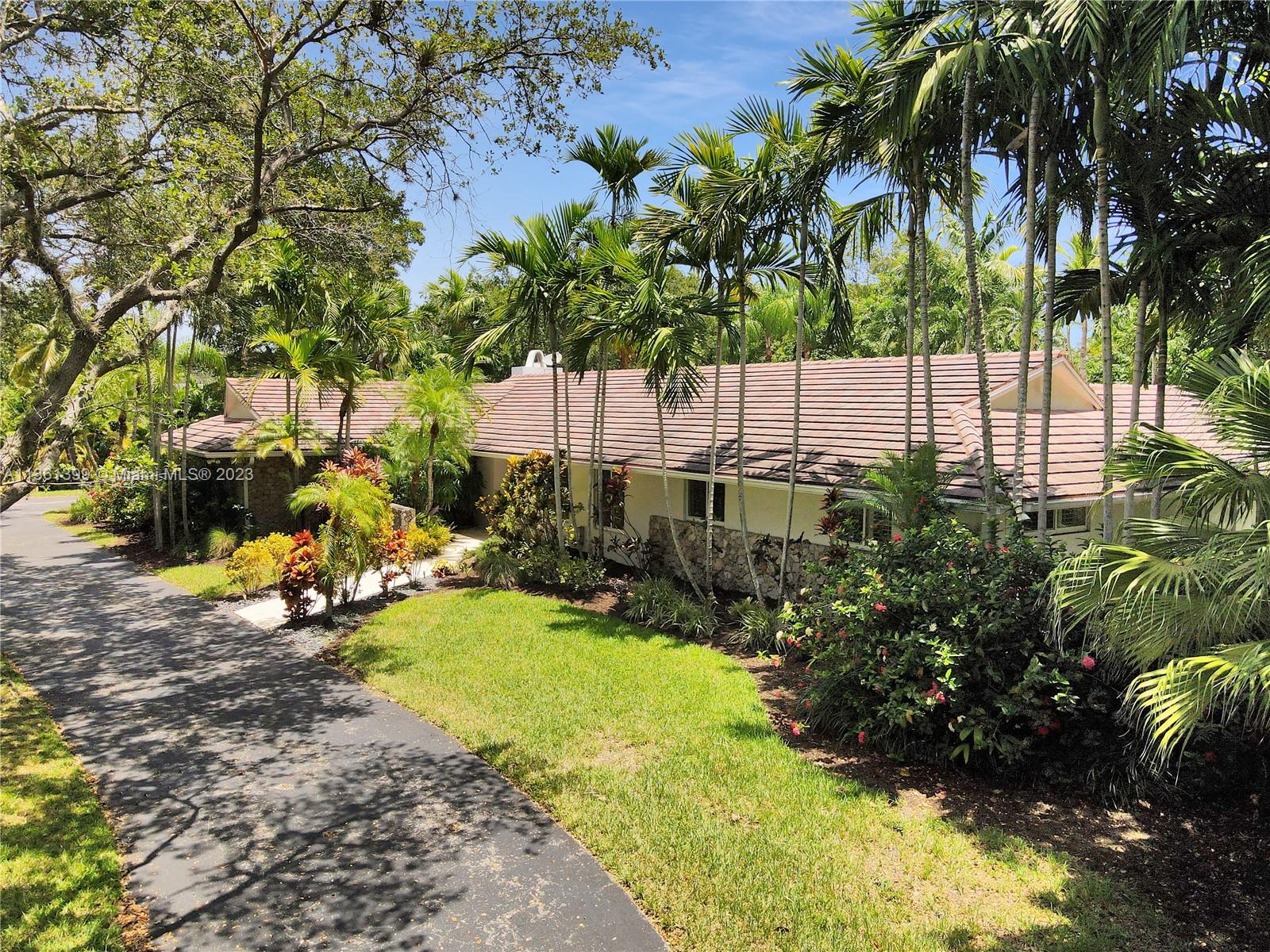 RUNAWAY PINES - Residential