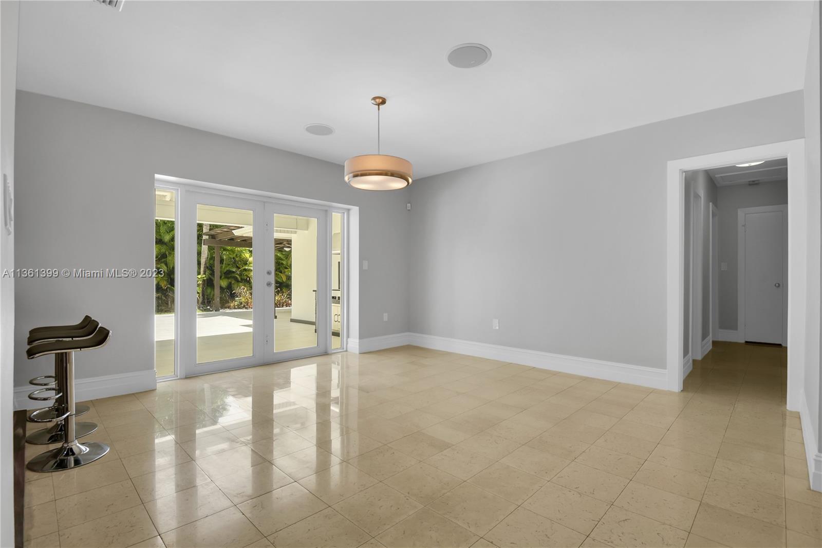 RUNAWAY PINES - Residential