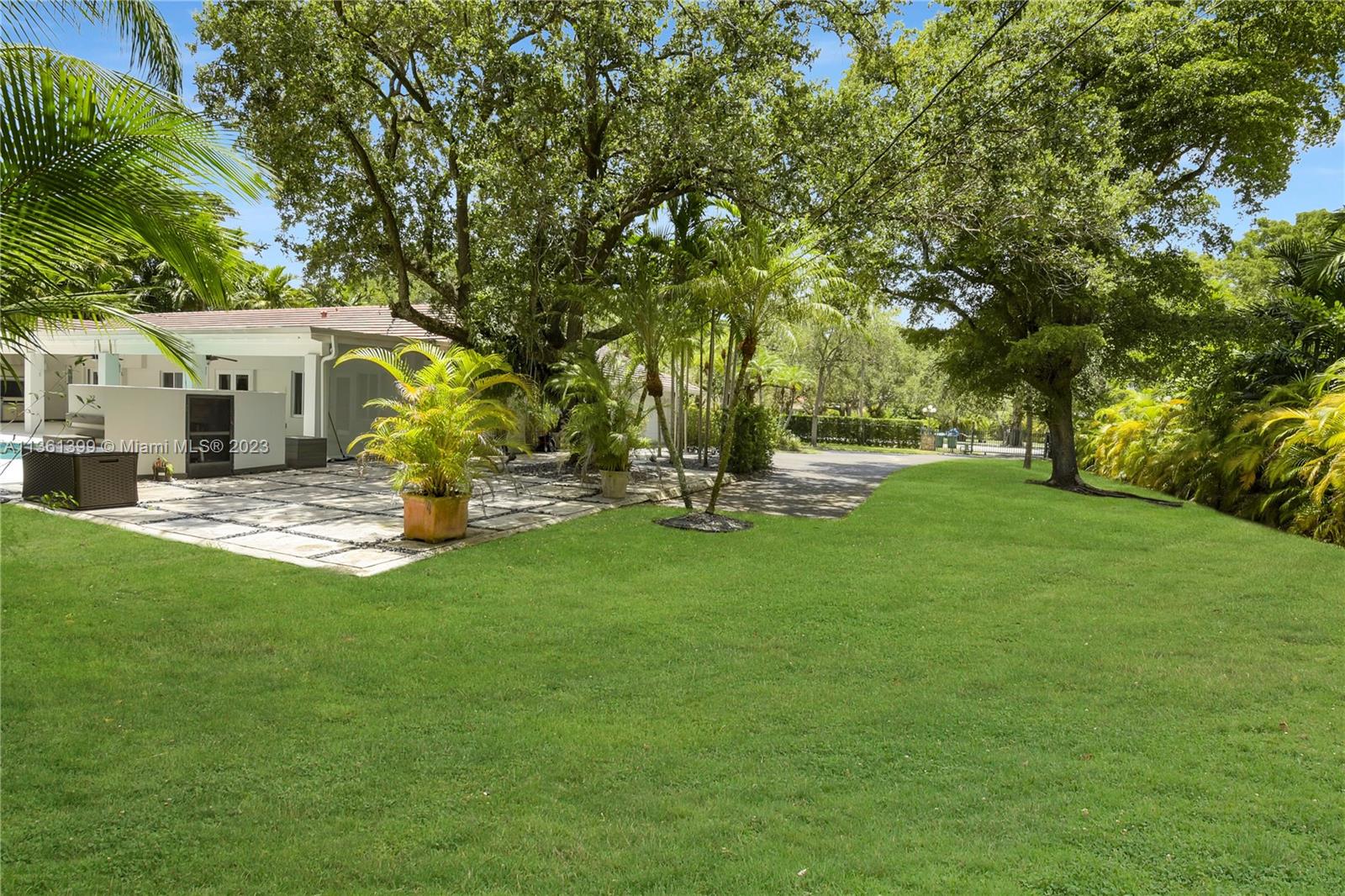 RUNAWAY PINES - Residential