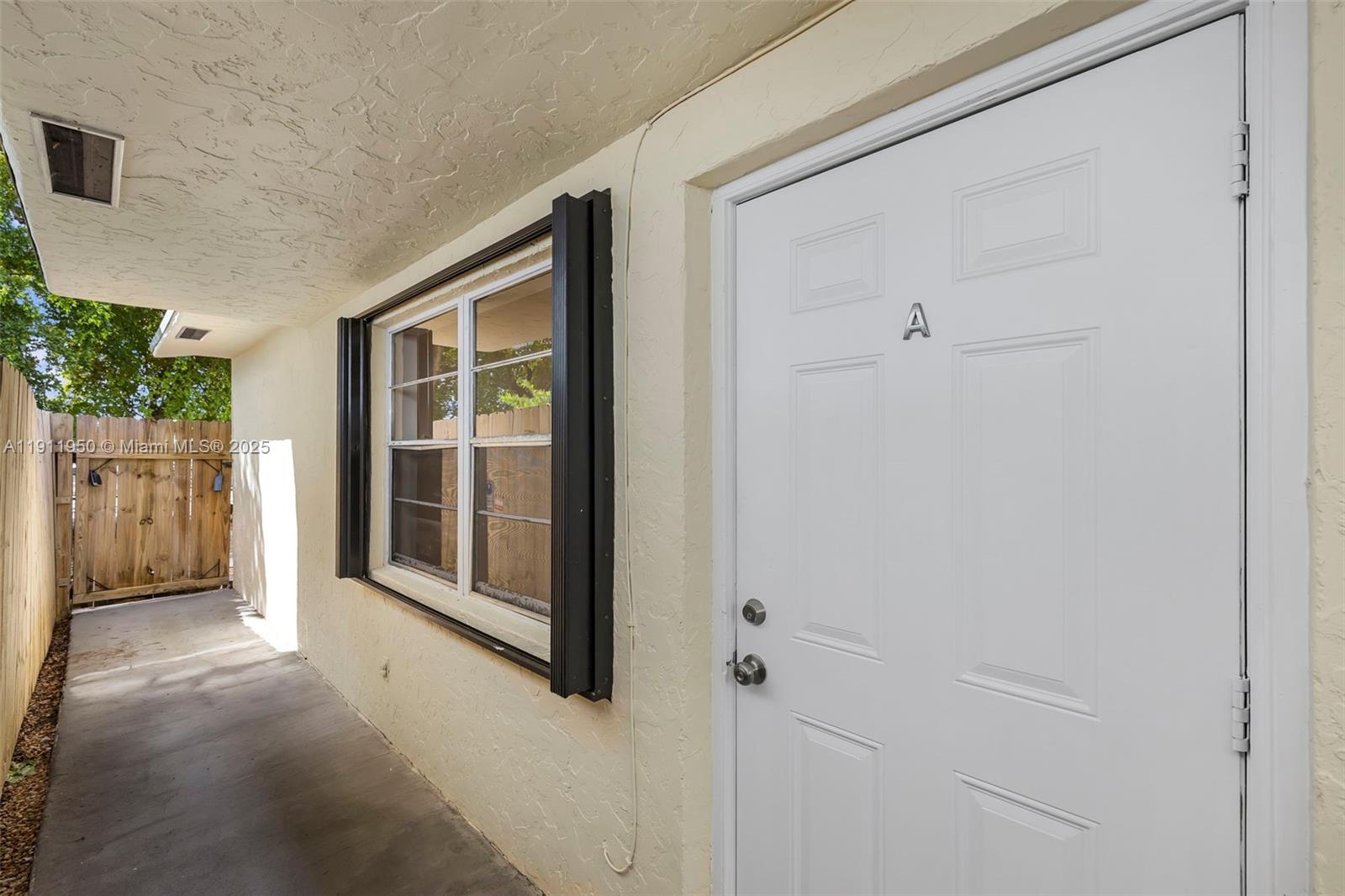 HOLLYWOOD SOUTH SIDE ADD - Residential Lease