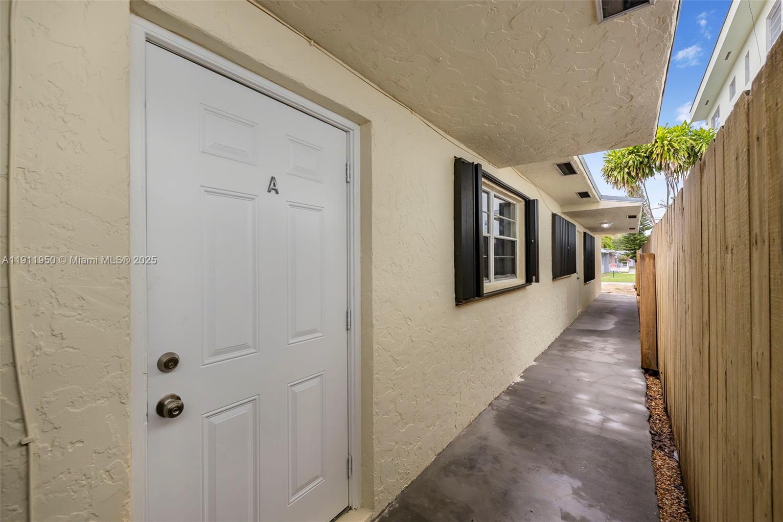 HOLLYWOOD SOUTH SIDE ADD - Residential Lease