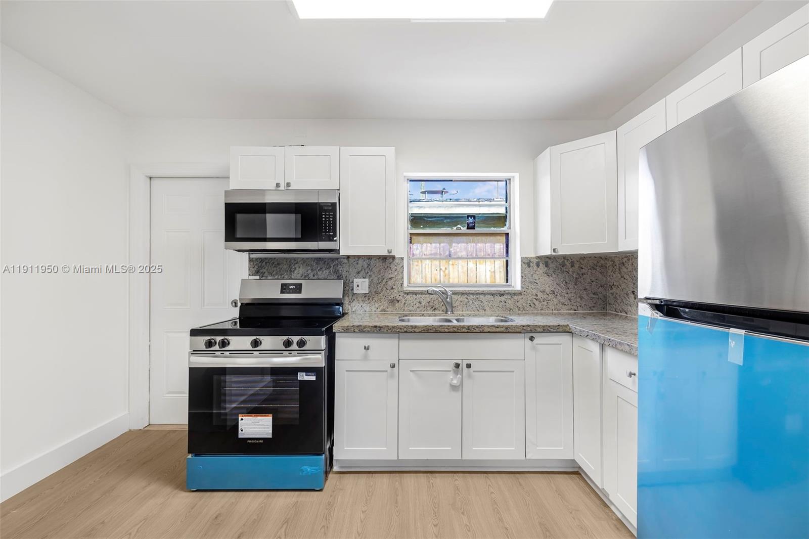 HOLLYWOOD SOUTH SIDE ADD - Residential Lease