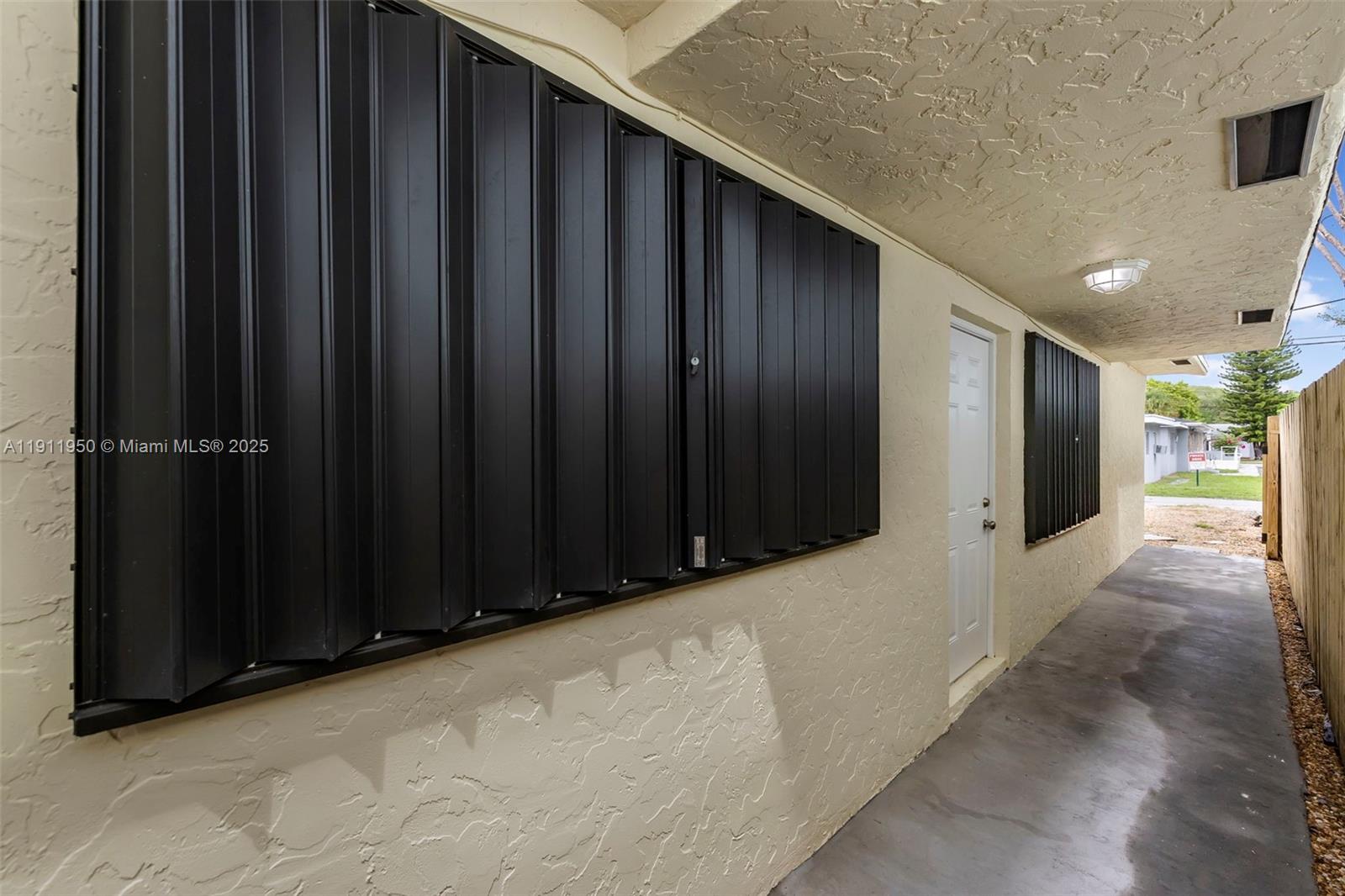 HOLLYWOOD SOUTH SIDE ADD - Residential Lease