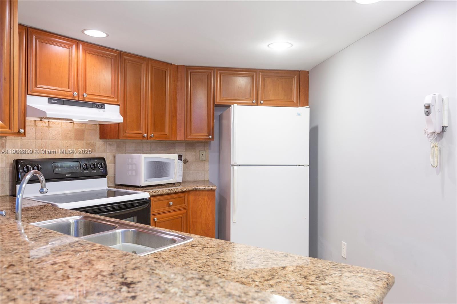 WEST FONTAINE CONDO - Residential Lease