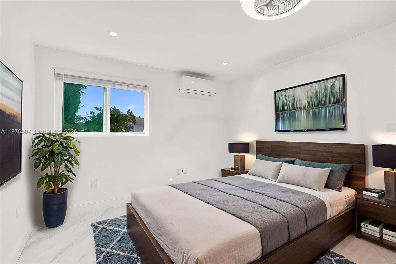 HOLLYWOOD PARK - Residential Income