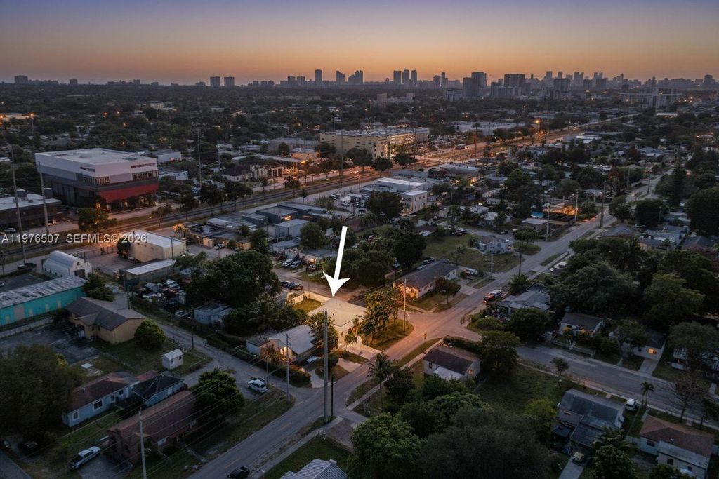 Photo of 2001 N 22nd Avenue, Hollywood, FL 33020 (MLS # A11976507)