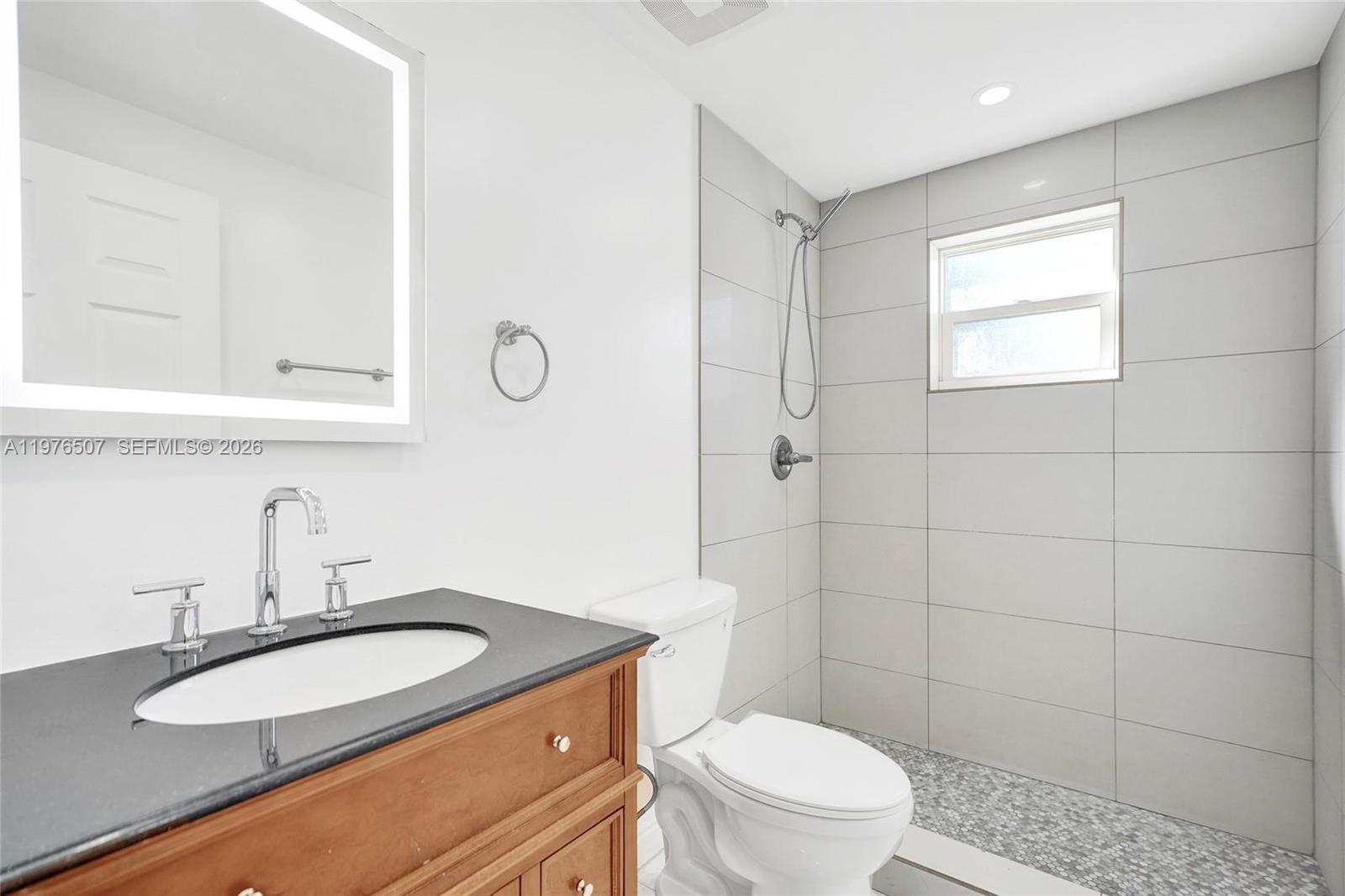 HOLLYWOOD PARK - Residential Income