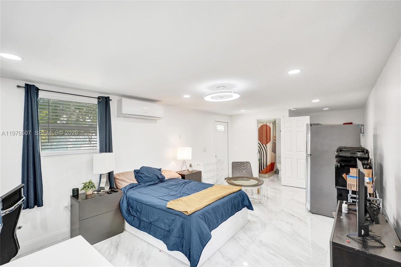 HOLLYWOOD PARK - Residential Income