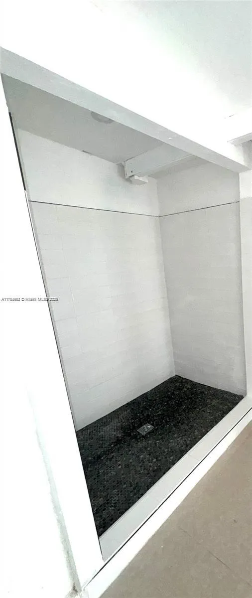 Miami, Florida 33150, United States, 2 Bedrooms Bedrooms, ,1 BathroomBathrooms,Residential,Active,80618