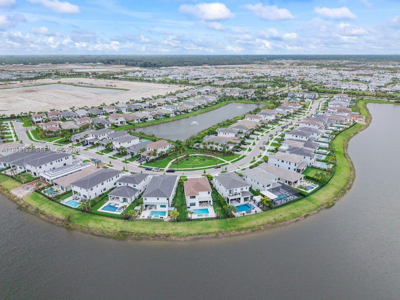 Solana Bay at Avenir - Residential