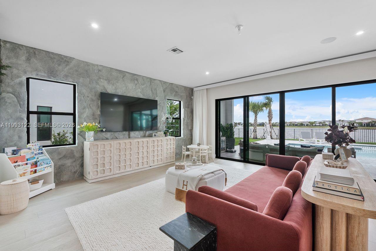 Solana Bay at Avenir - Residential