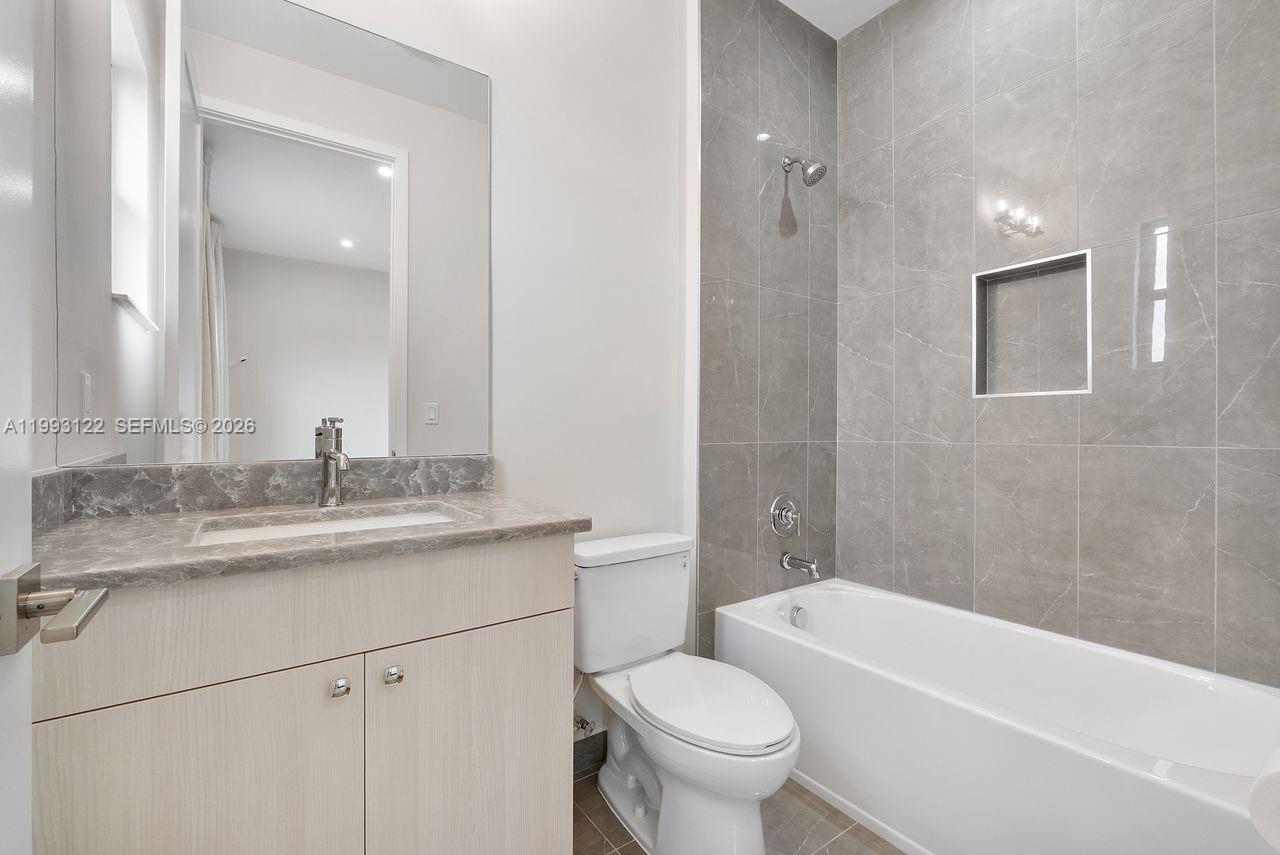 Solana Bay at Avenir - Residential