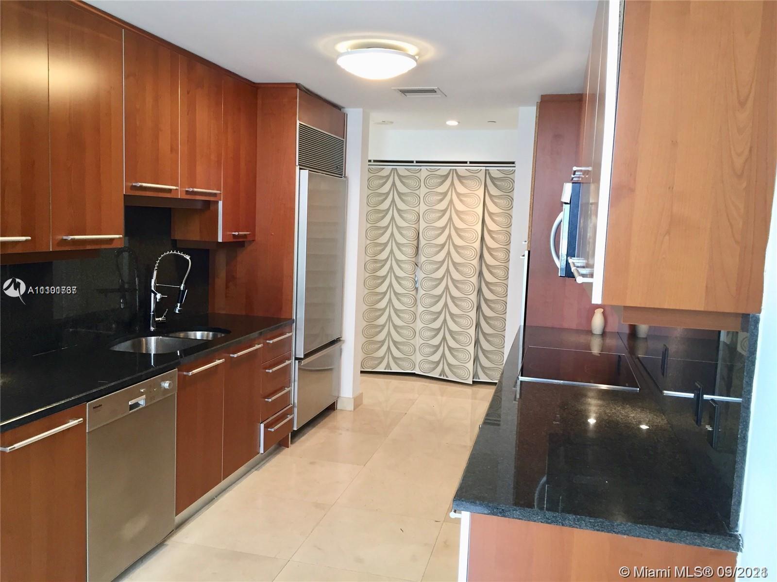 CARBONELL CONDO - Residential