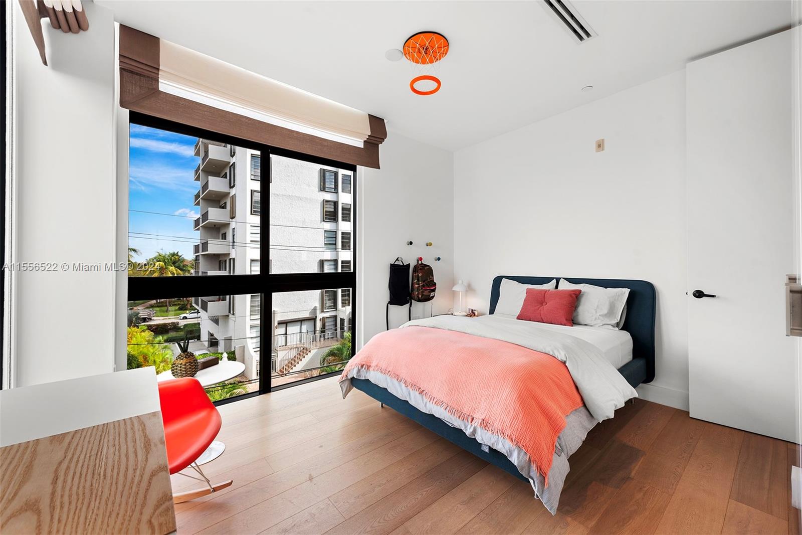 101 CONDOMINIUM - Residential