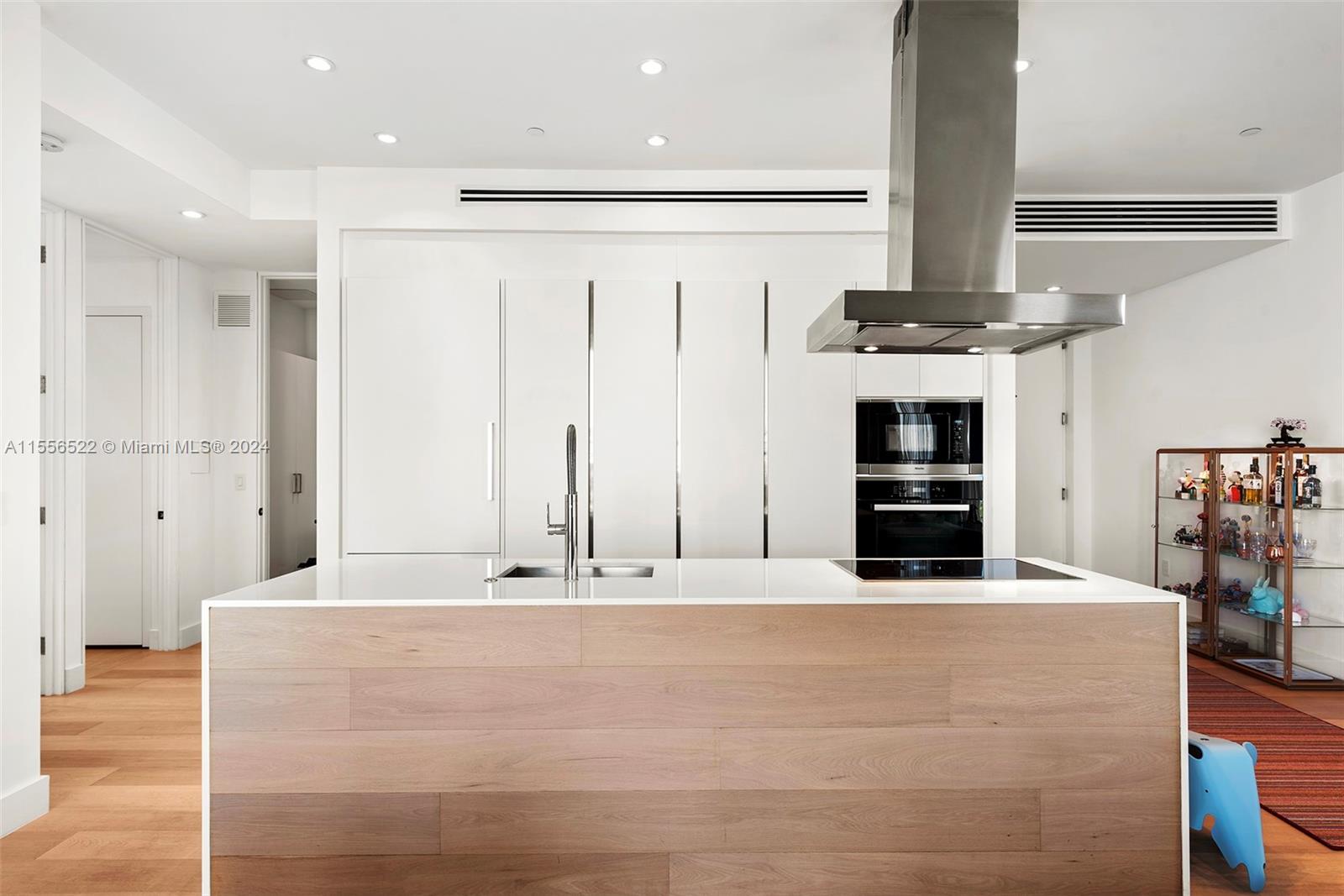 101 CONDOMINIUM - Residential