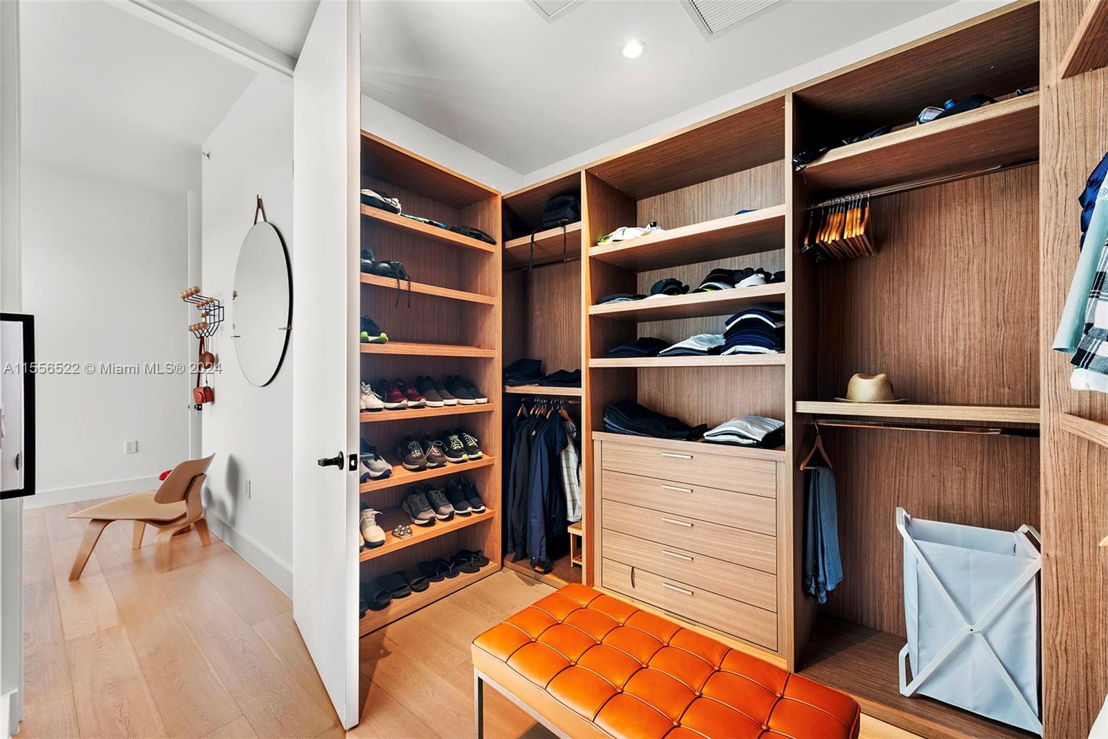 101 CONDOMINIUM - Residential