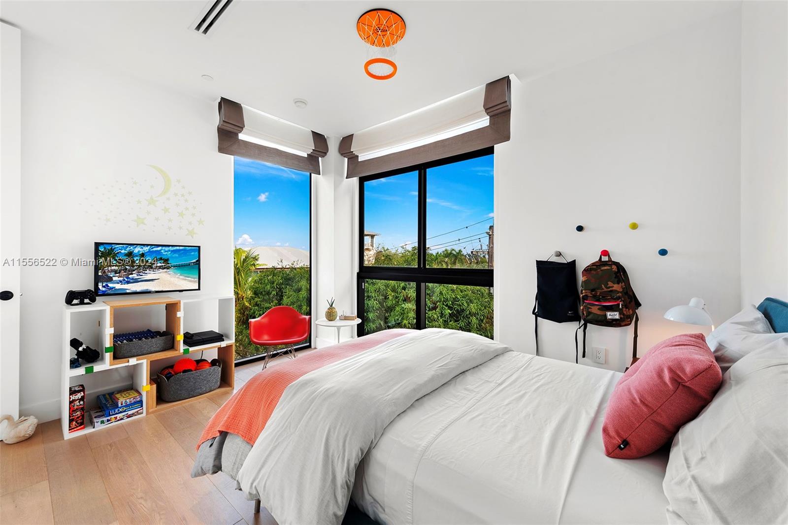 101 CONDOMINIUM - Residential