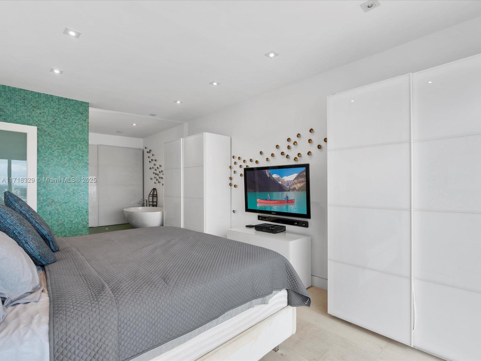 DEL PRADO MARINA - Residential