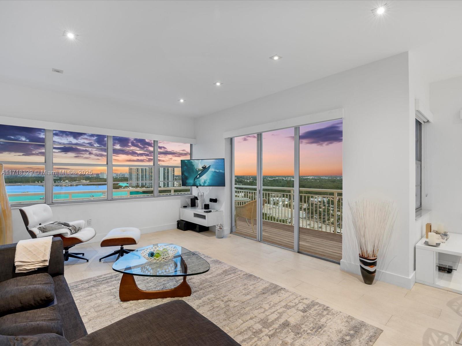 Property for Sale at 18011 Biscayne Blvd Ph05, Aventura, Miami-Dade County, Florida - Bedrooms: 2 
Bathrooms: 2  - $499,000
