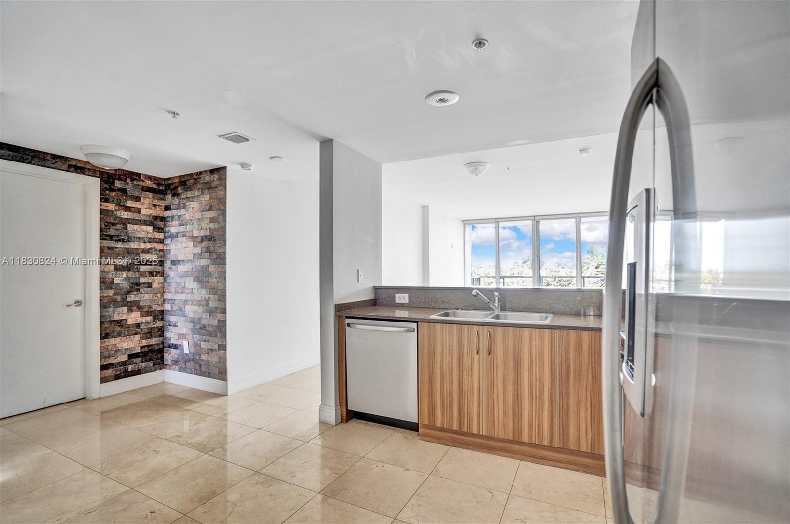 63 NOBE CONDO - Residential