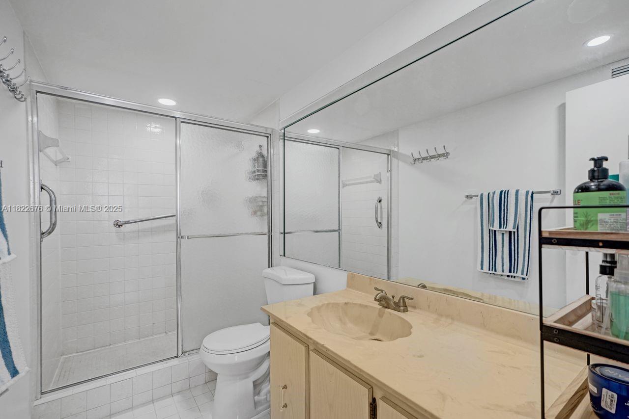 OLYMPUS CONDO PHASE - Residential