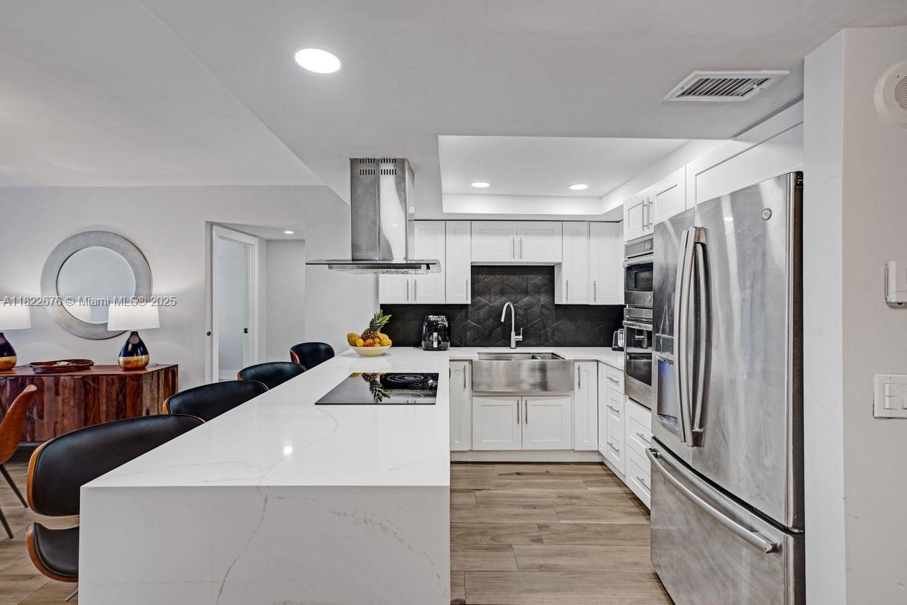 OLYMPUS CONDO PHASE - Residential