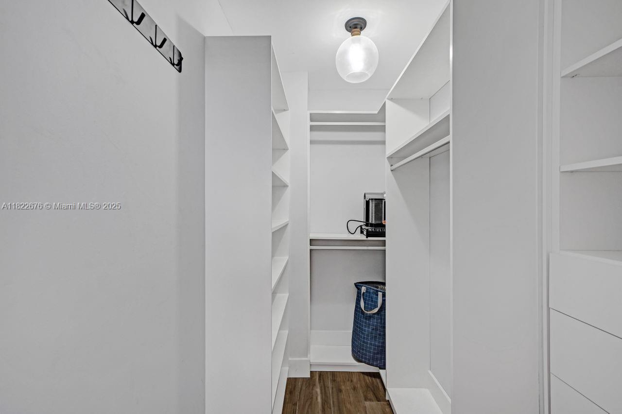 OLYMPUS CONDO PHASE - Residential