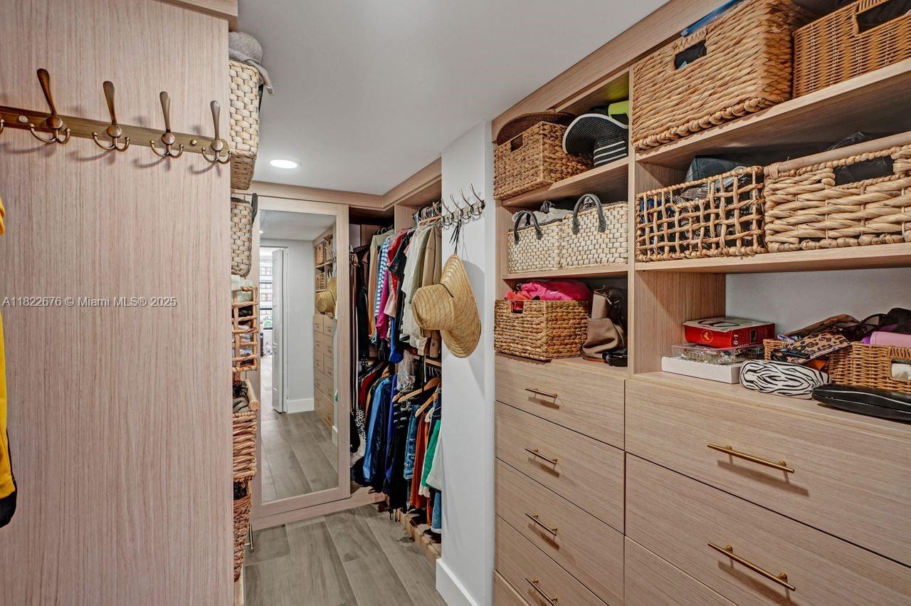 OLYMPUS CONDO PHASE - Residential