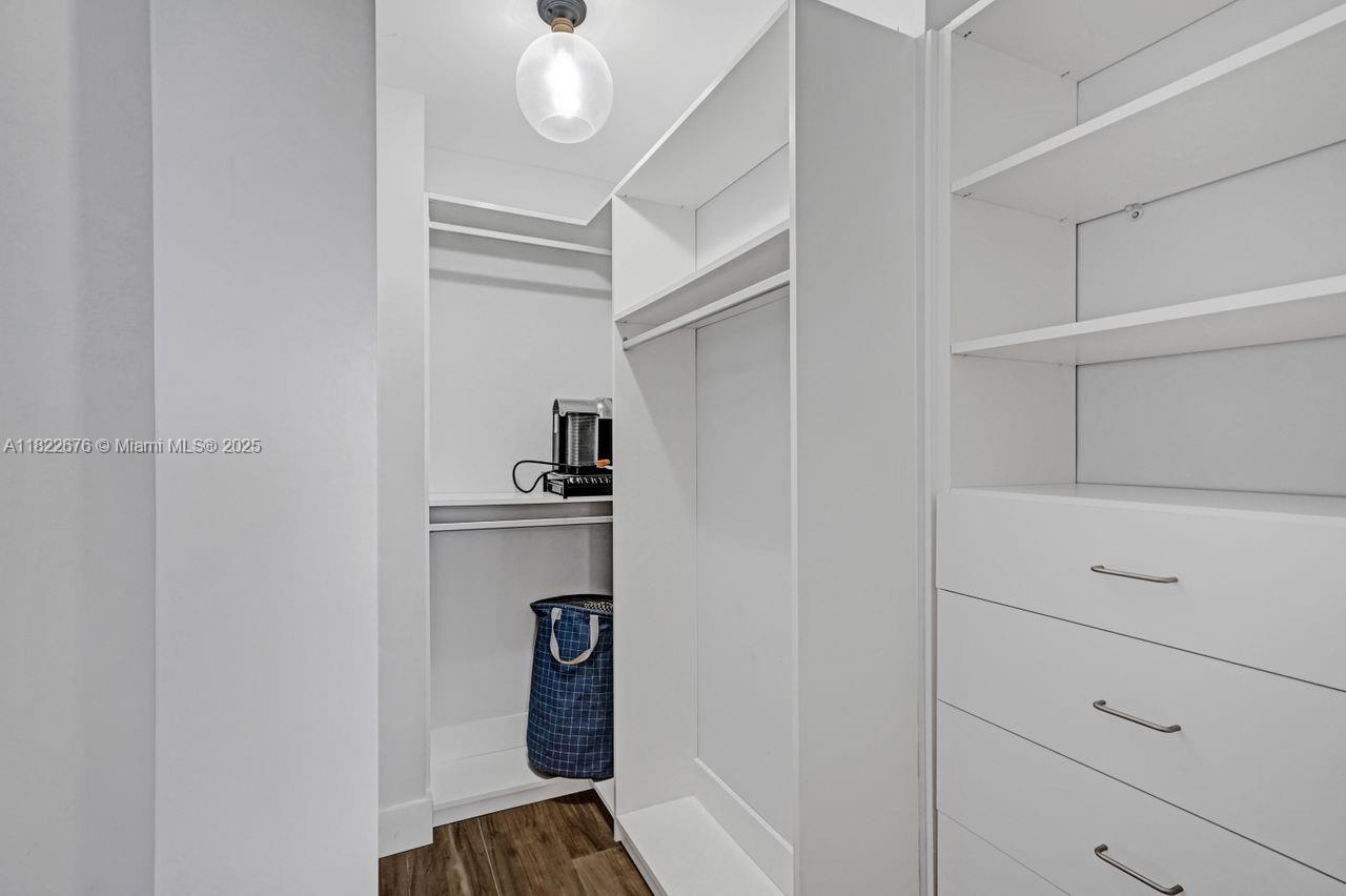 OLYMPUS CONDO PHASE - Residential