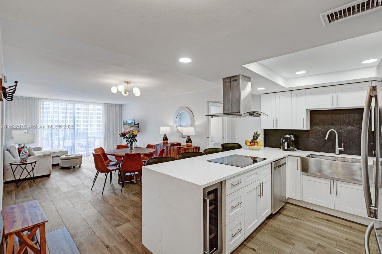 600 Three Islands Blvd 615