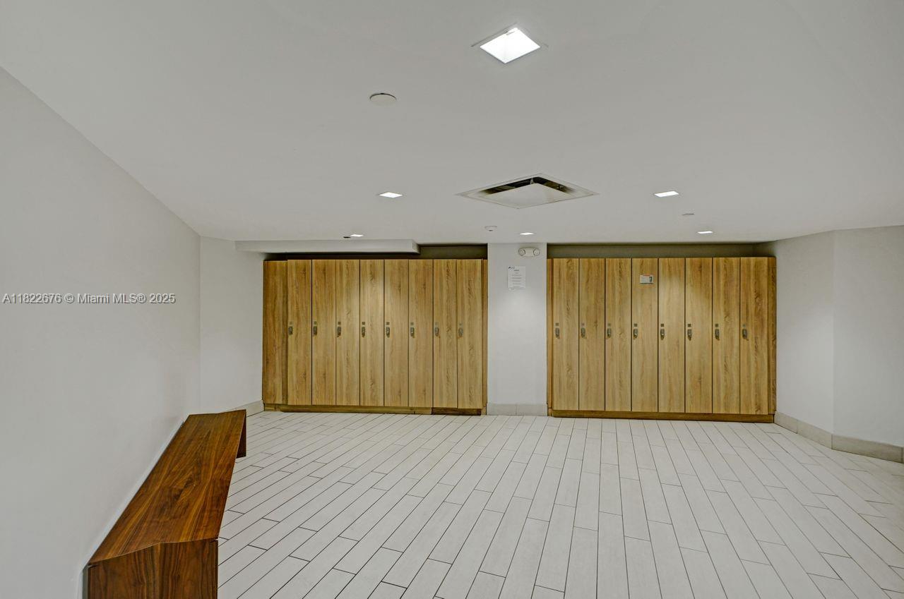 OLYMPUS CONDO PHASE - Residential