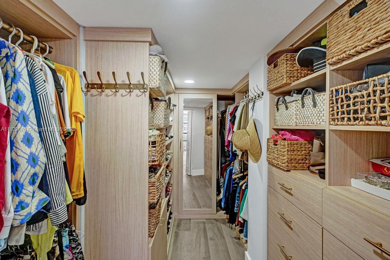 OLYMPUS CONDO PHASE - Residential