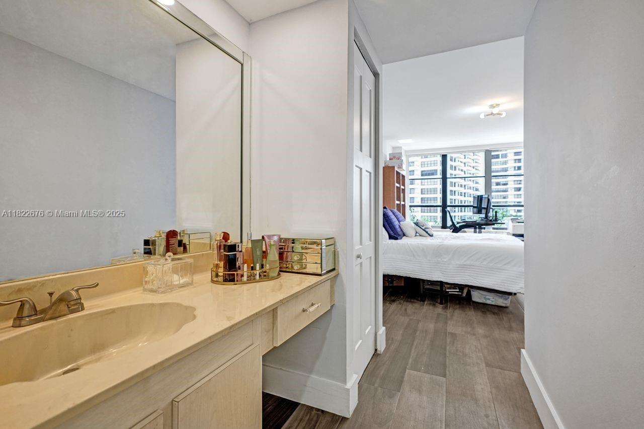 OLYMPUS CONDO PHASE - Residential