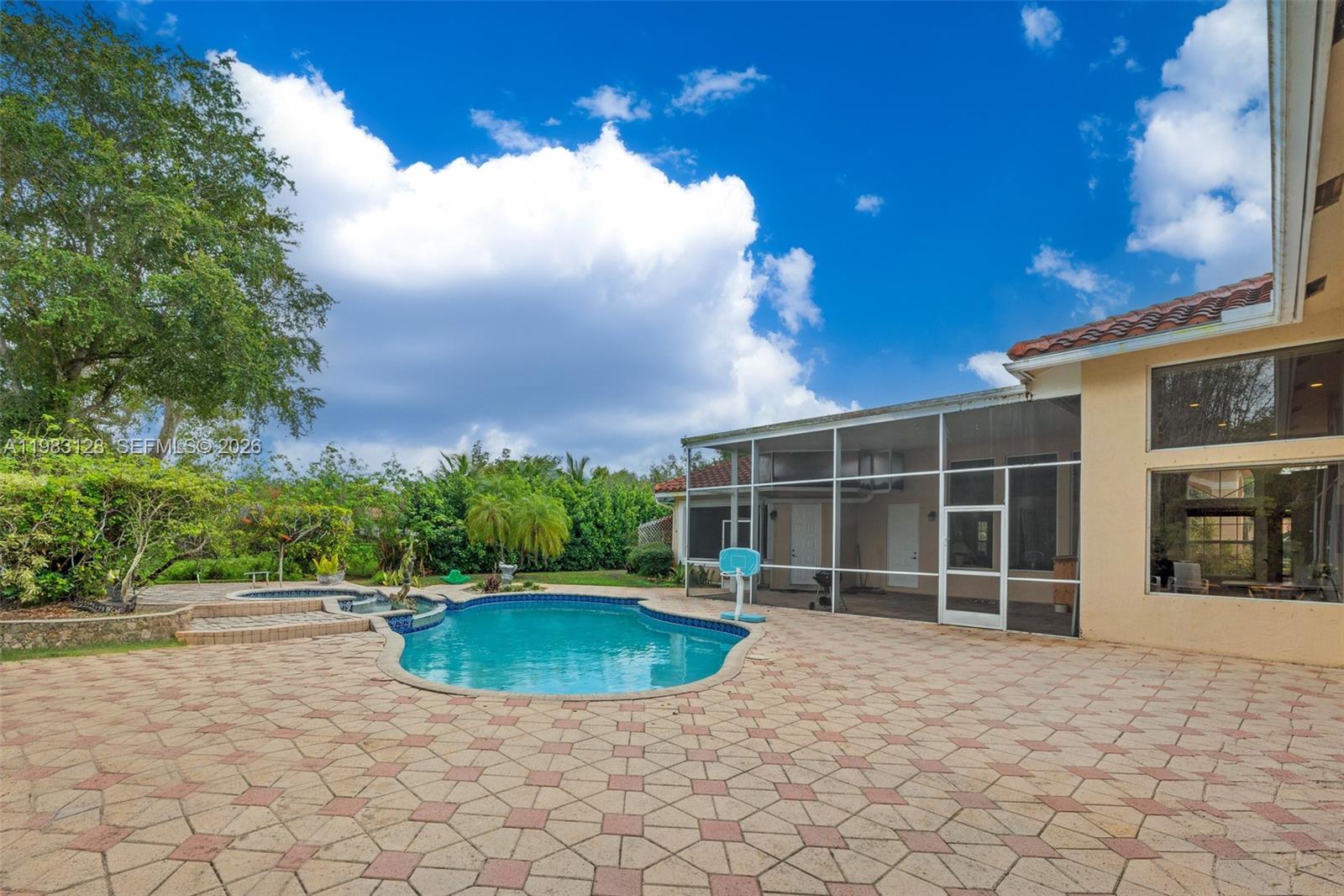 CORAL SPRINGS HILLS - Residential