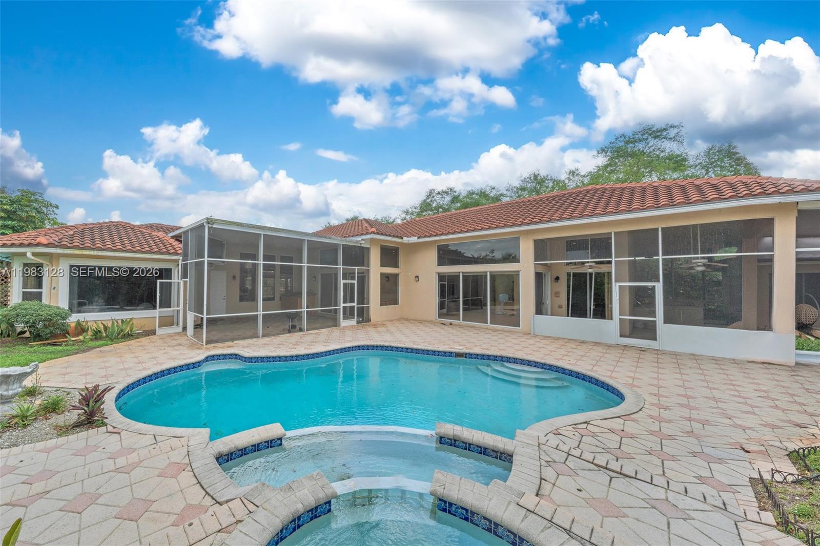 CORAL SPRINGS HILLS - Residential