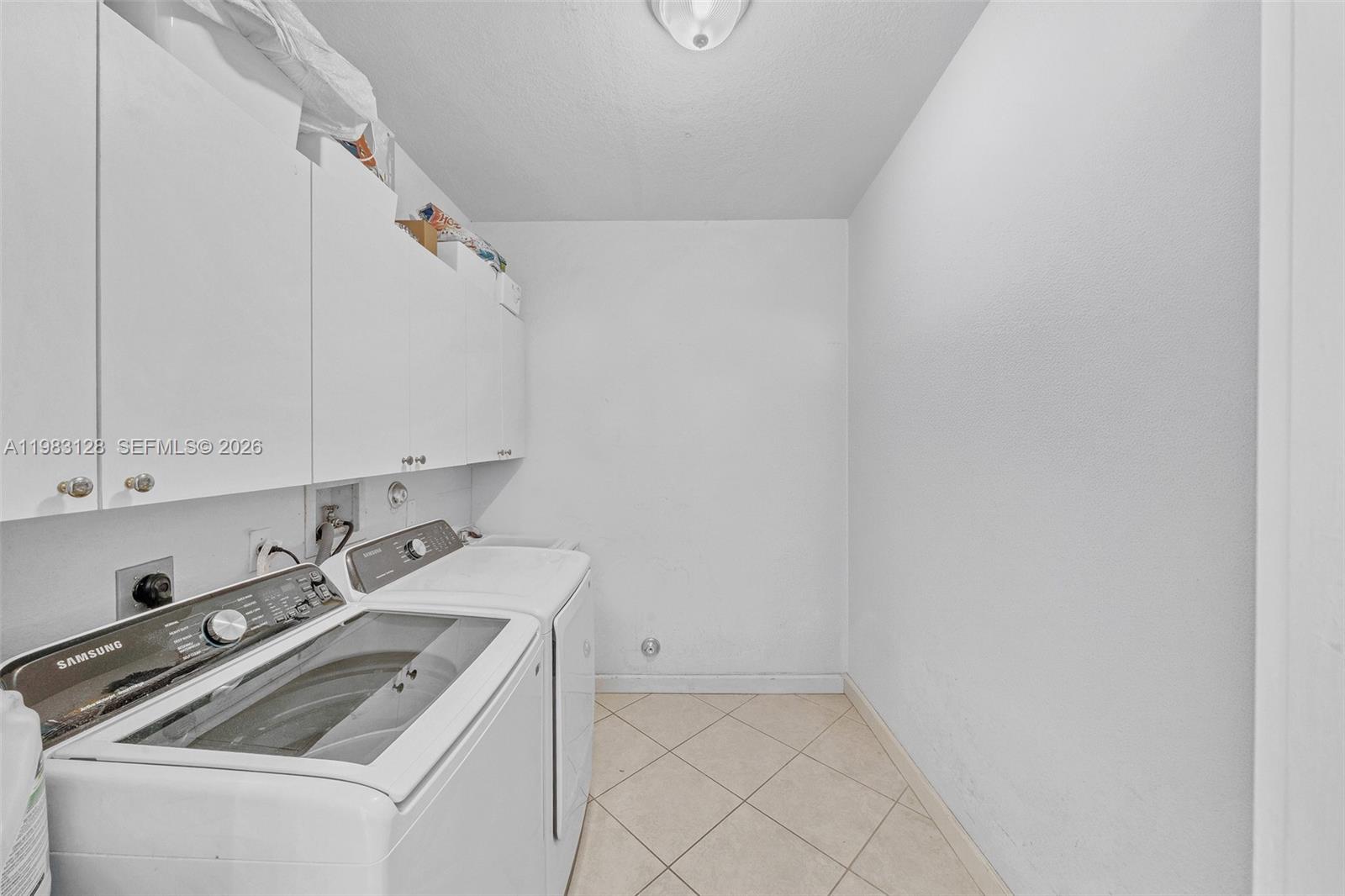 CORAL SPRINGS HILLS - Residential