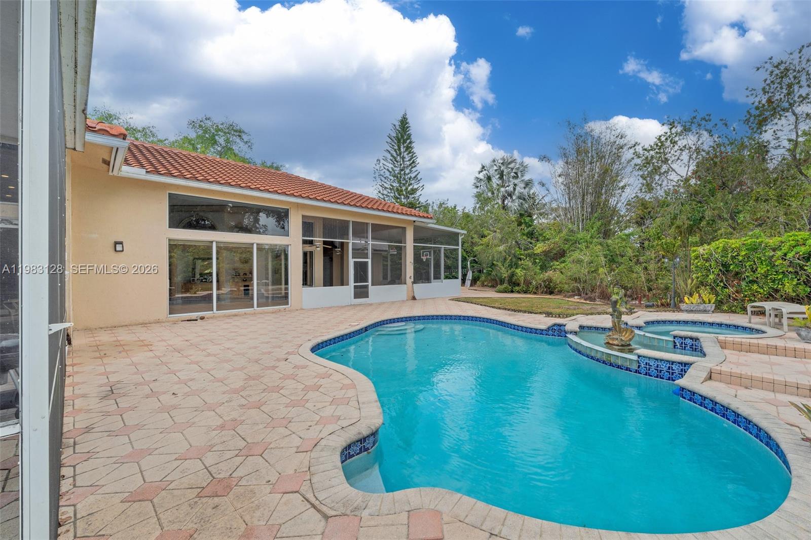 CORAL SPRINGS HILLS - Residential